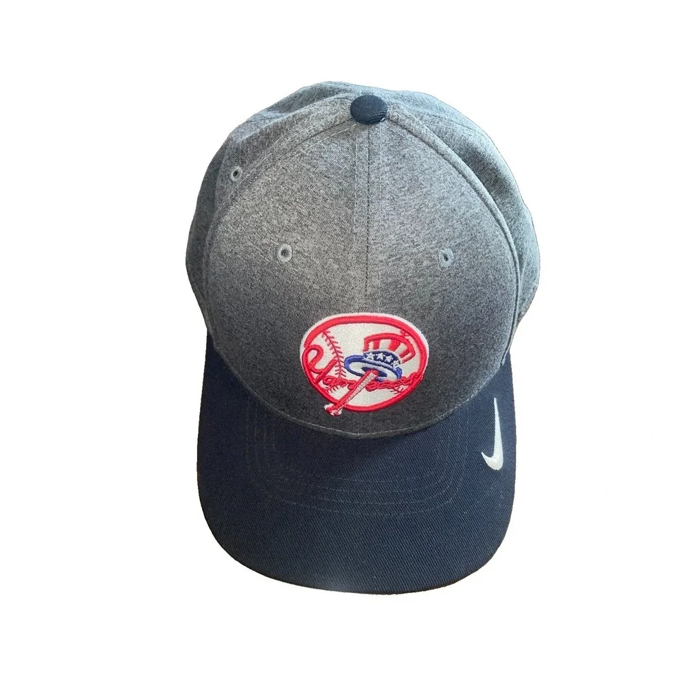 New York Yankees Dark Blue Nike Classics Dri-Fit Fitted Baseball Hat Adult M/L